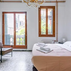 Cannaregio Romantic View Apartment Venice