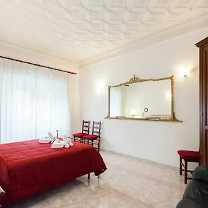 Caterina One O One - Embassy Apartment Rome
